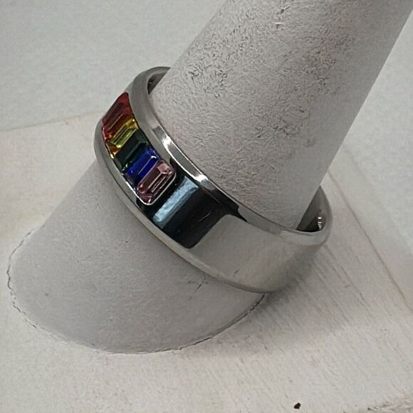 NWOT Size 5 Titanium band with rainbow flag stones - Picture 2 of 5